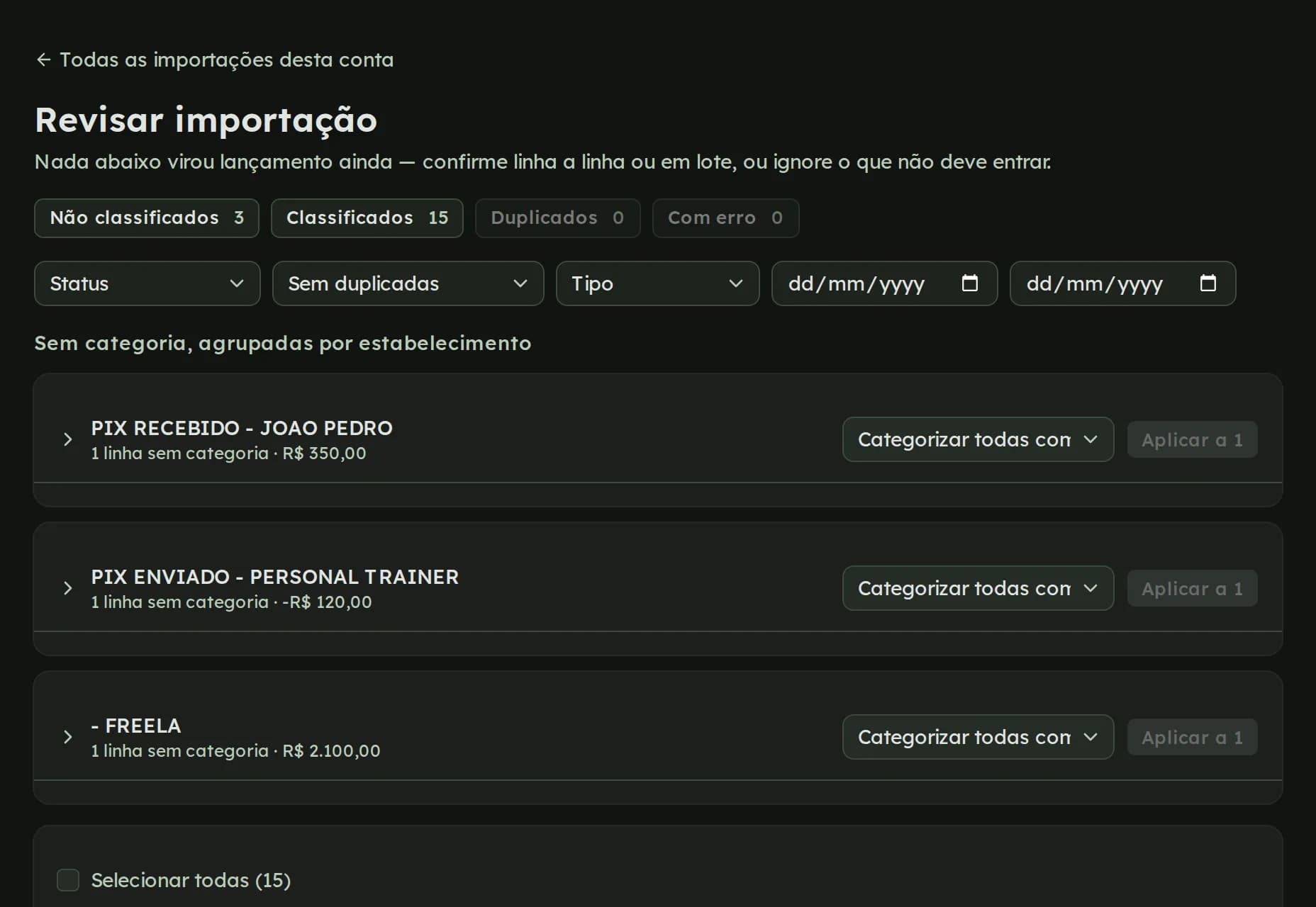 Revisão de um extrato importado com linhas categorizadas por regra e botões de confirmar ou ignorar