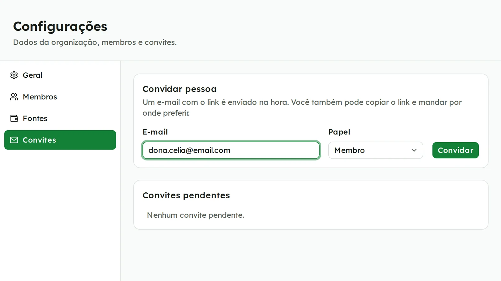 Tela de convites com o formulário de e-mail e papel e a lista de convites pendentes